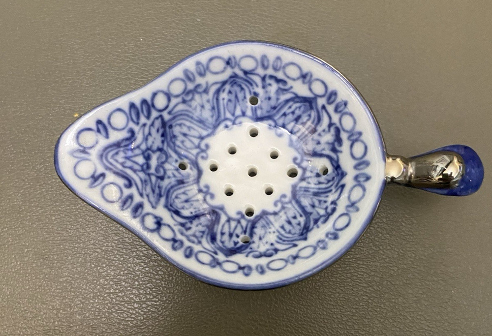 Blue & White Porcelain Tea Strainer Tea Bag Rest Asian Floral Transferware